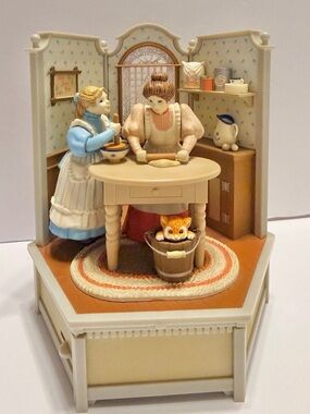 Vintage 1985 Enesco Animated Music Box Cooking Lessons Plays 'Clair De Lune'